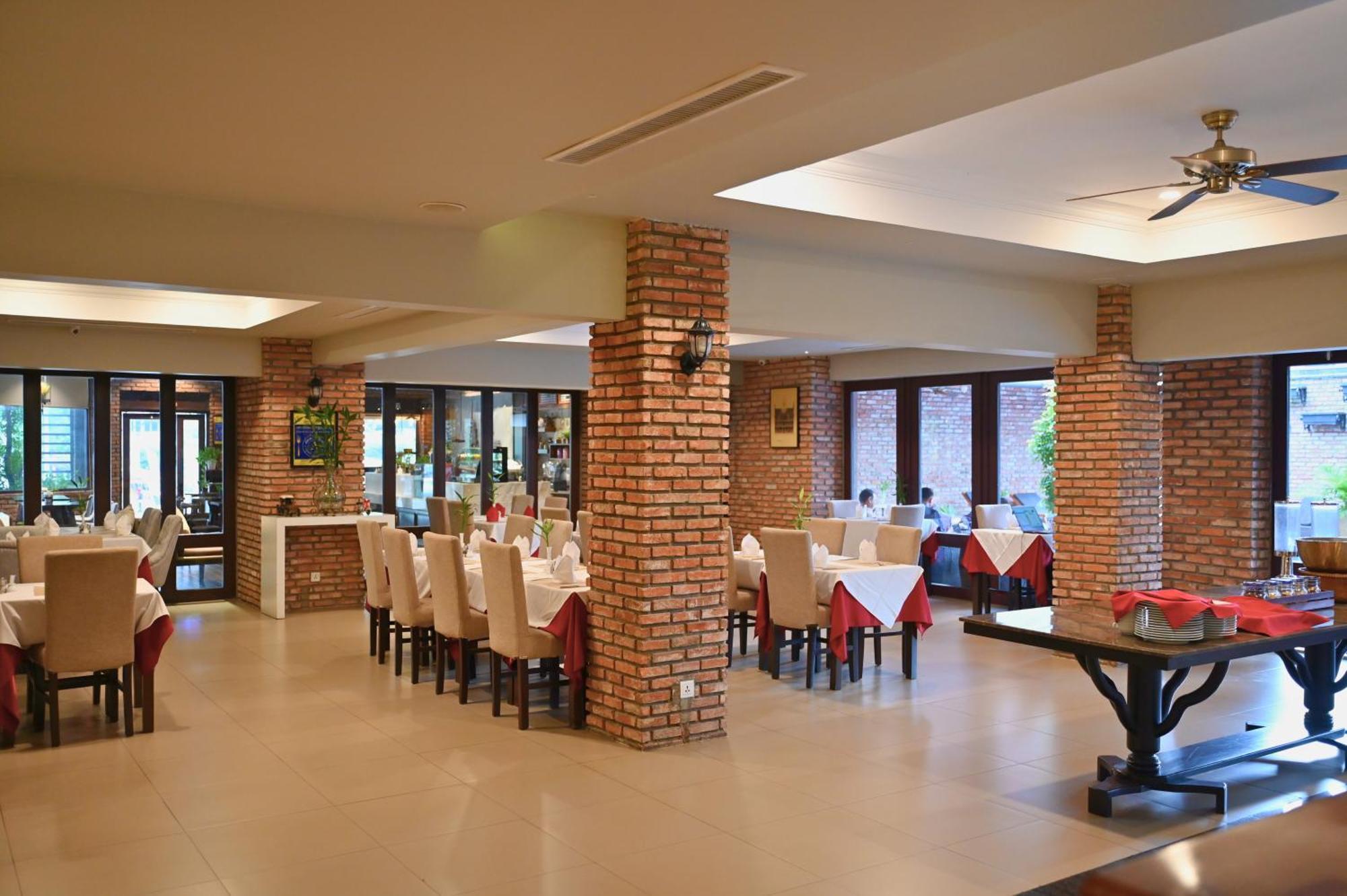 Anik Boutique Hotel & Spa On Norodom Blvd Phnom Penh Exteriör bild