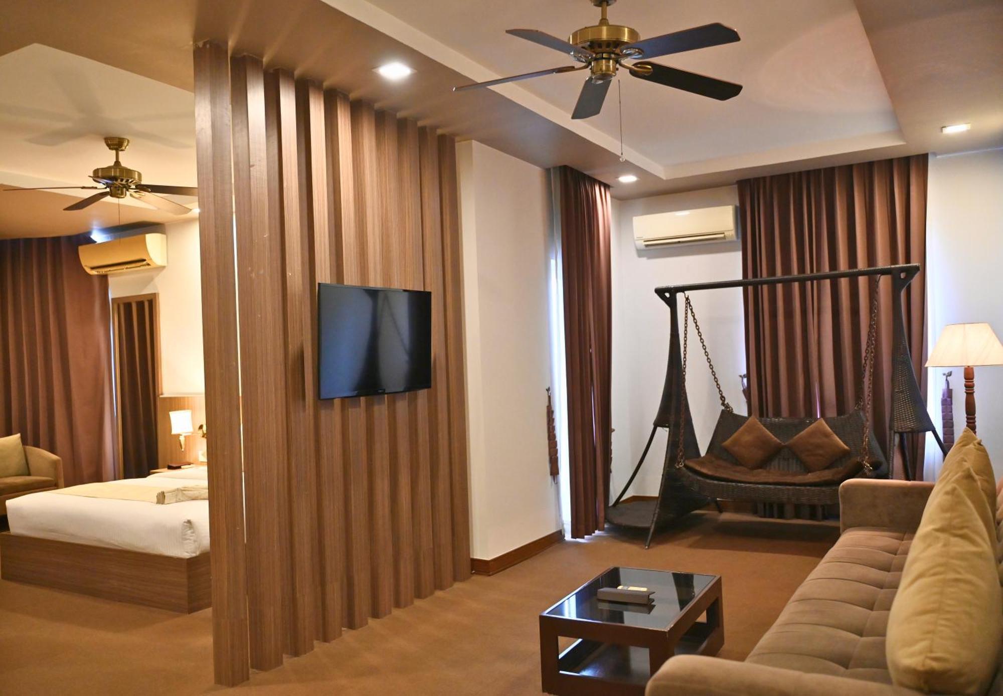 Anik Boutique Hotel & Spa On Norodom Blvd Phnom Penh Exteriör bild